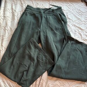Dark Forest Scuba Mid Rise Wide Leg Pant - Original Release - Size 4